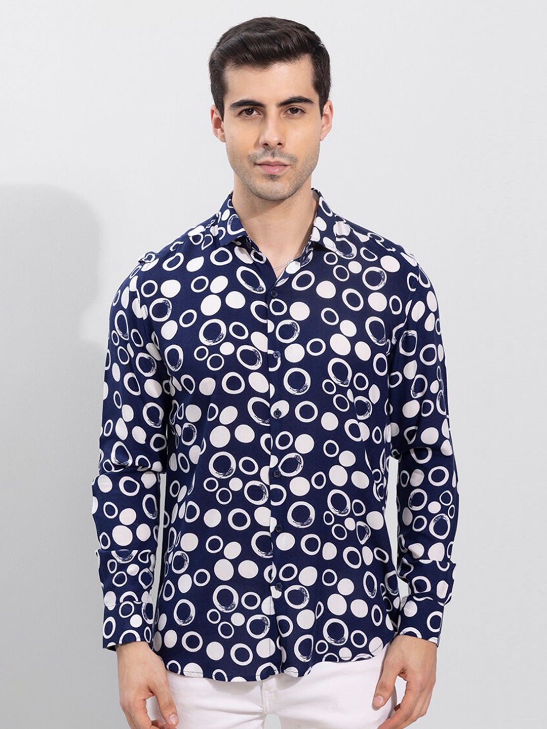 

Snitch Navy Blue Spread Collar Slim Fit Conversational Printed Casual Shirt