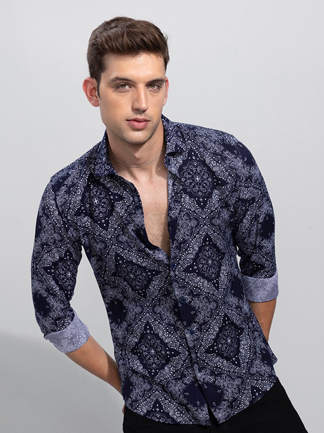 

Snitch Navy Blue Slim Fit Ethnic Motifs Printed Casual Shirt