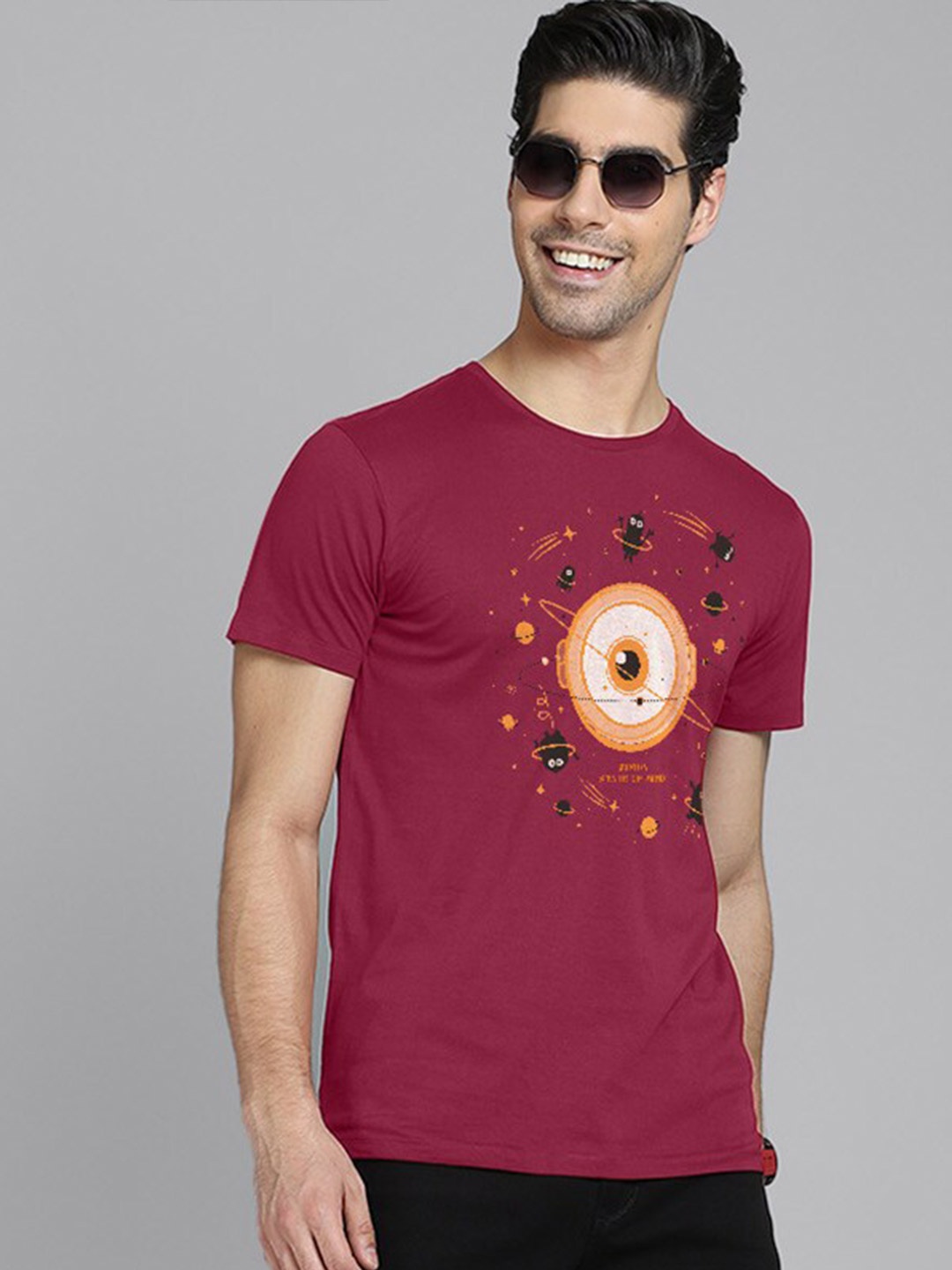 

Free Authority Minions Printed Pure Cotton T-shirt, Maroon