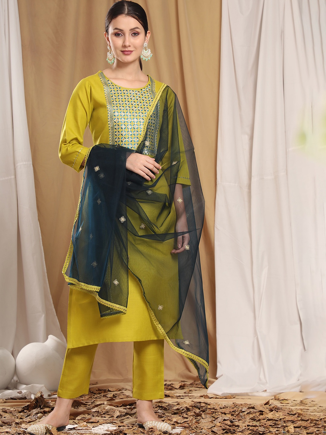 

KALINI Floral Yoke Design Regular Thread Work Kurta With Trousers & Dupatta, Green