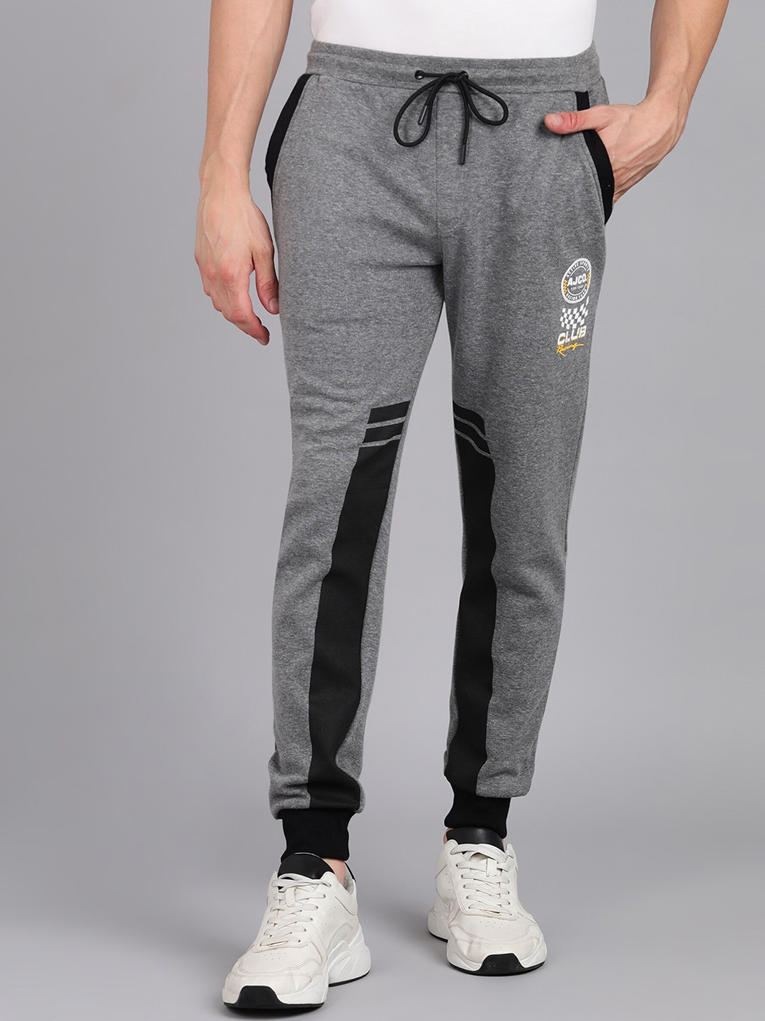 

Alan Jones Men Slim-Fit Joggers, Grey melange