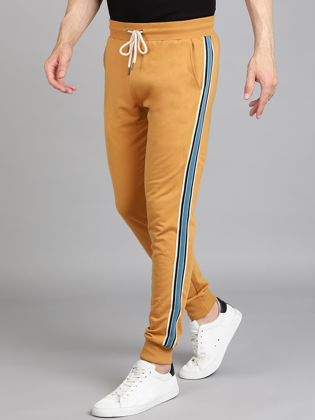 

Alan Jones Men Slim-Fit Joggers, Brown