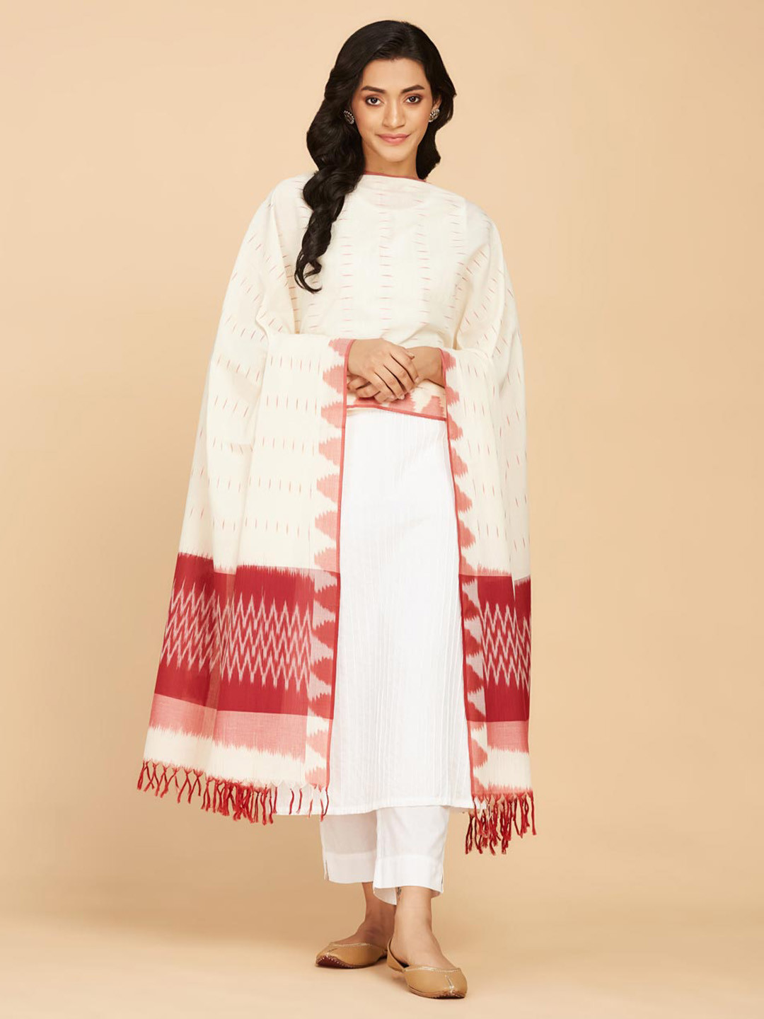 

Fabindia Geometric Woven Design Cotton Dupatta, Off white