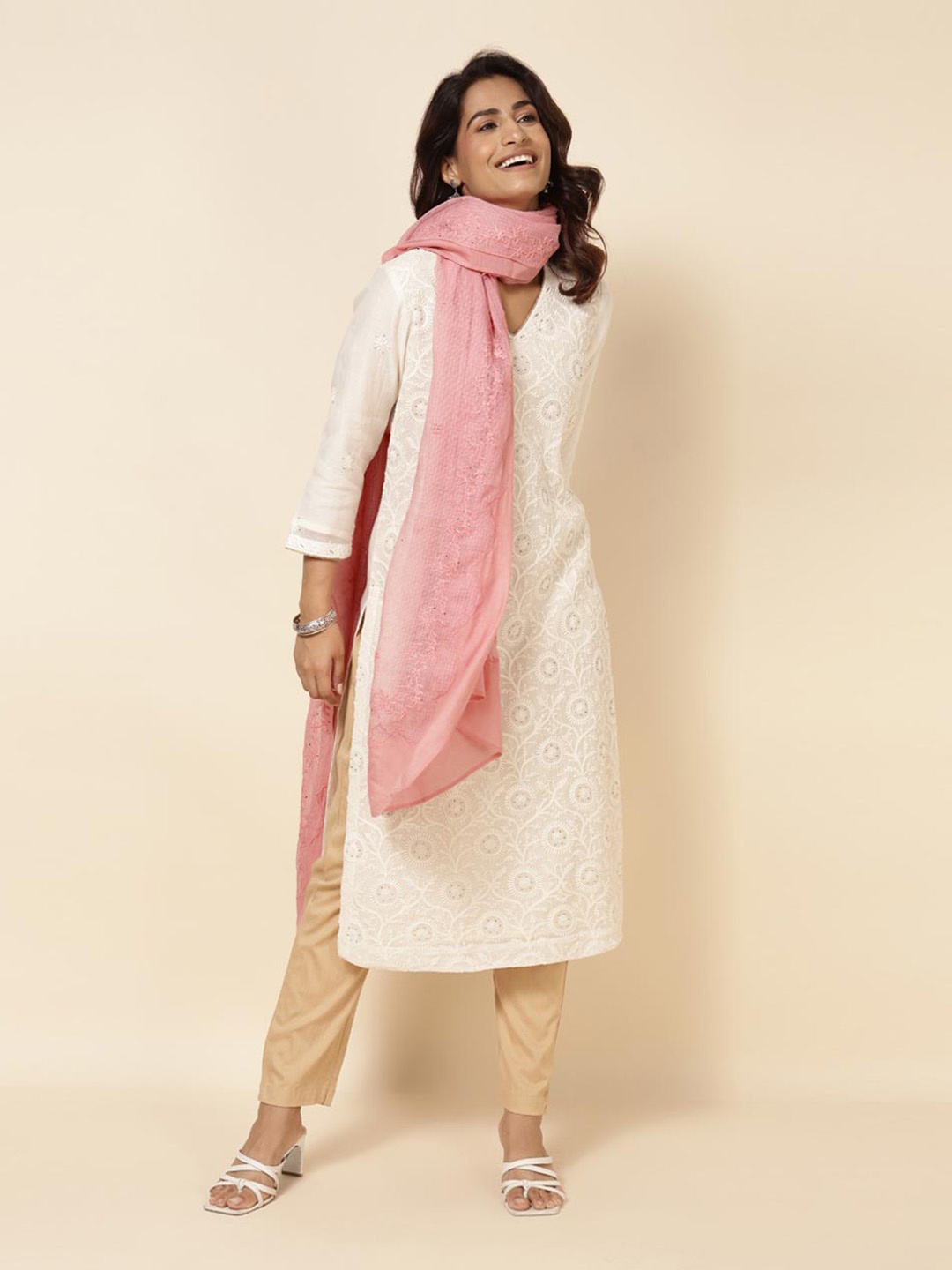 

Fabindia Ethnic Motifs Embroidered Chikankari Cotton Silk Dupatta, Pink