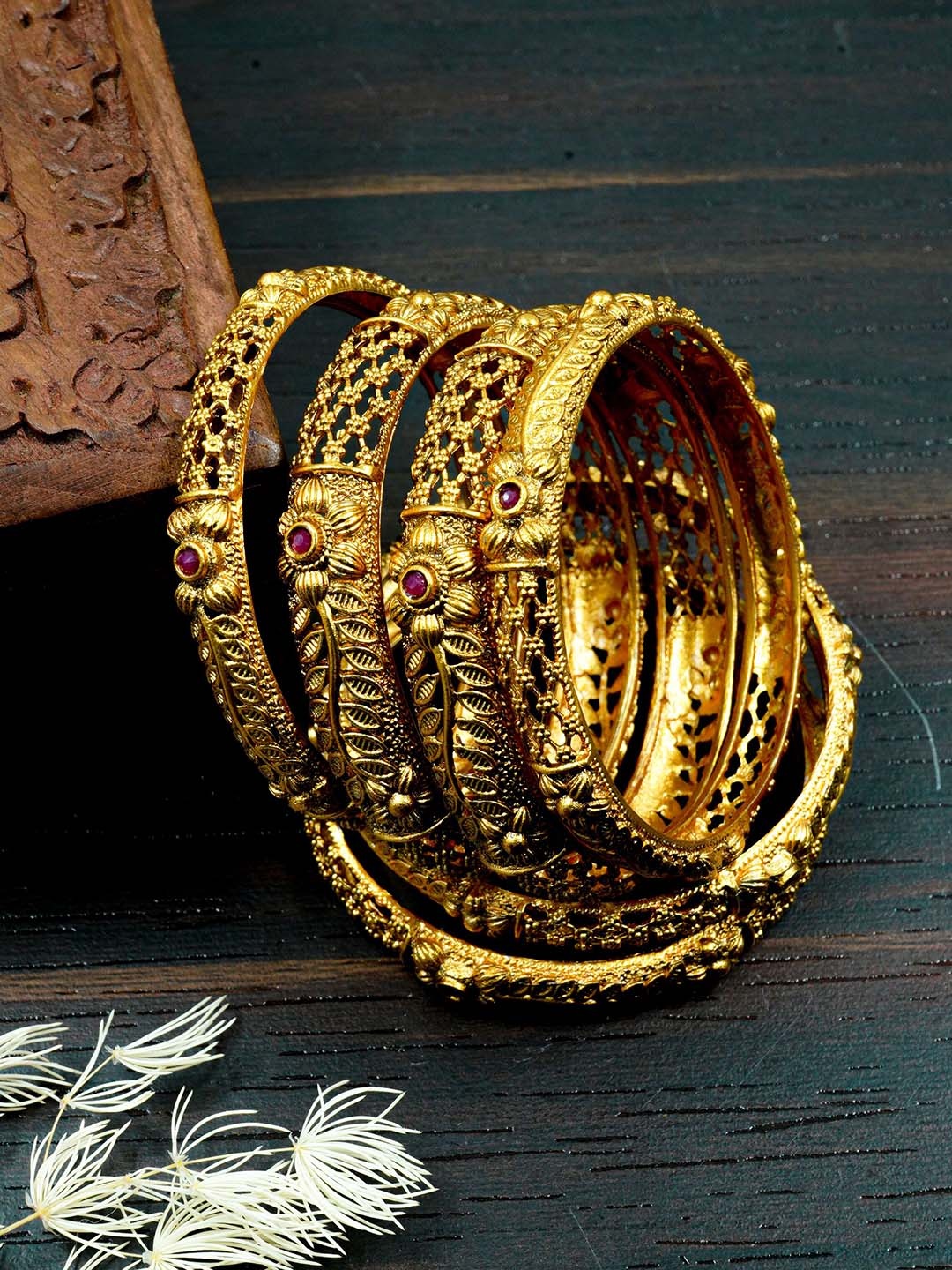 

GRIIHAM Set Of 6 Gold-Plated Stone-Studded Bangle