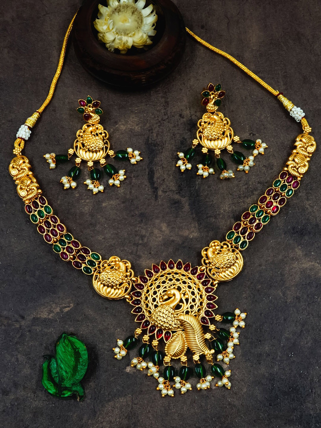 

GRIIHAM Gold-Plated Stone Studded Jewellery Set