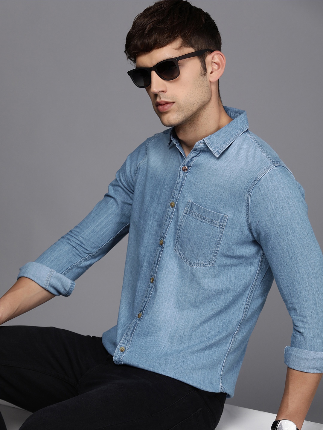 

WROGN Solid Slim Fit Pure Cotton Chambray Casual Shirt, Blue