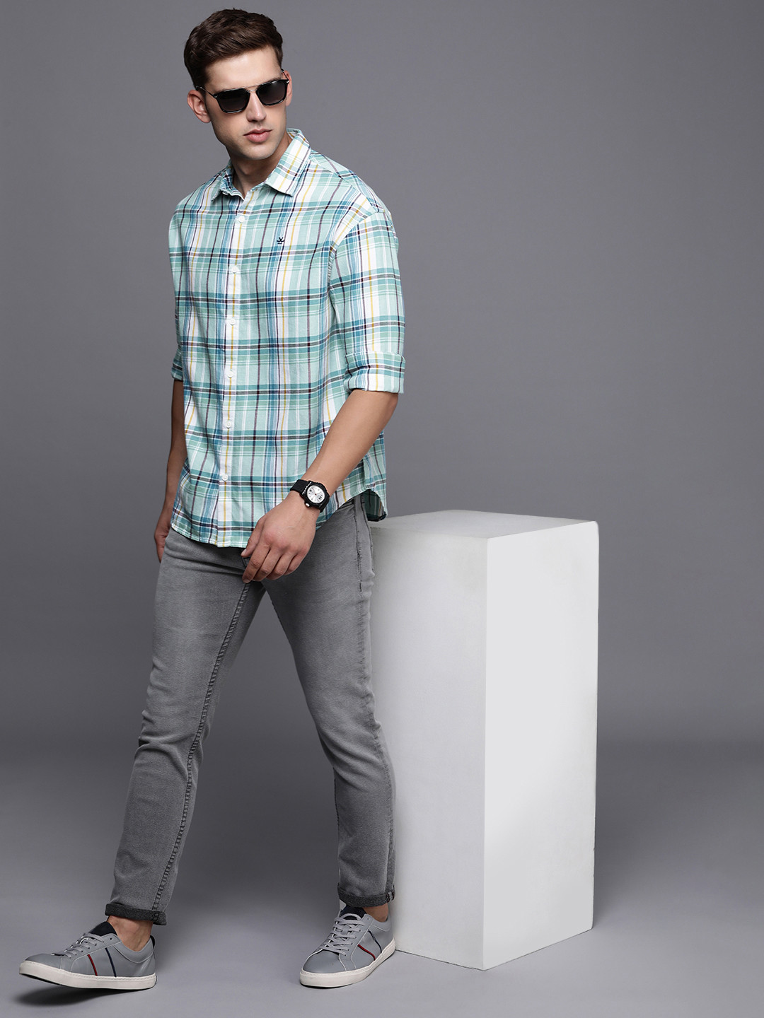 

WROGN Men Pure Cotton Boxy Fit Checked Casual Shirt, Sea green