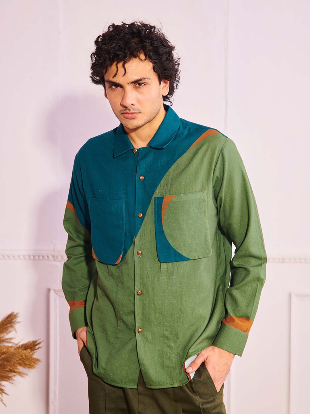 

ARTLESS Relaxed Colourblocked Casual Shirt, Green