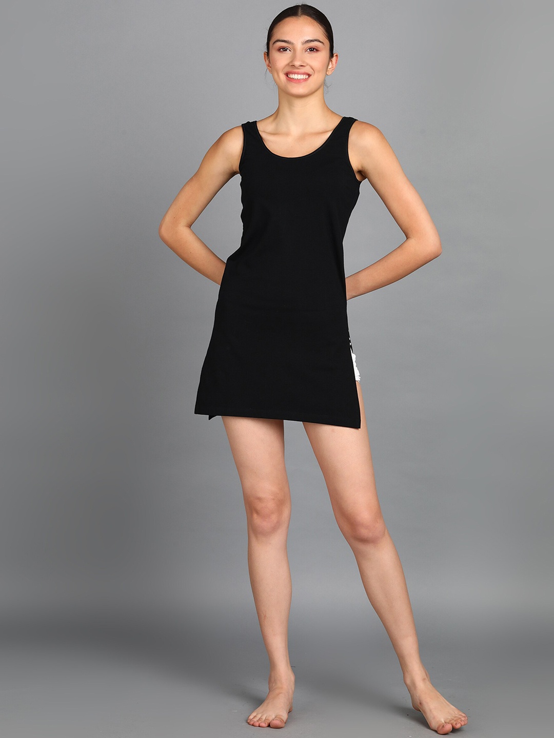 

SHARKTRIBE Non Padded Longline Camisoles, Black