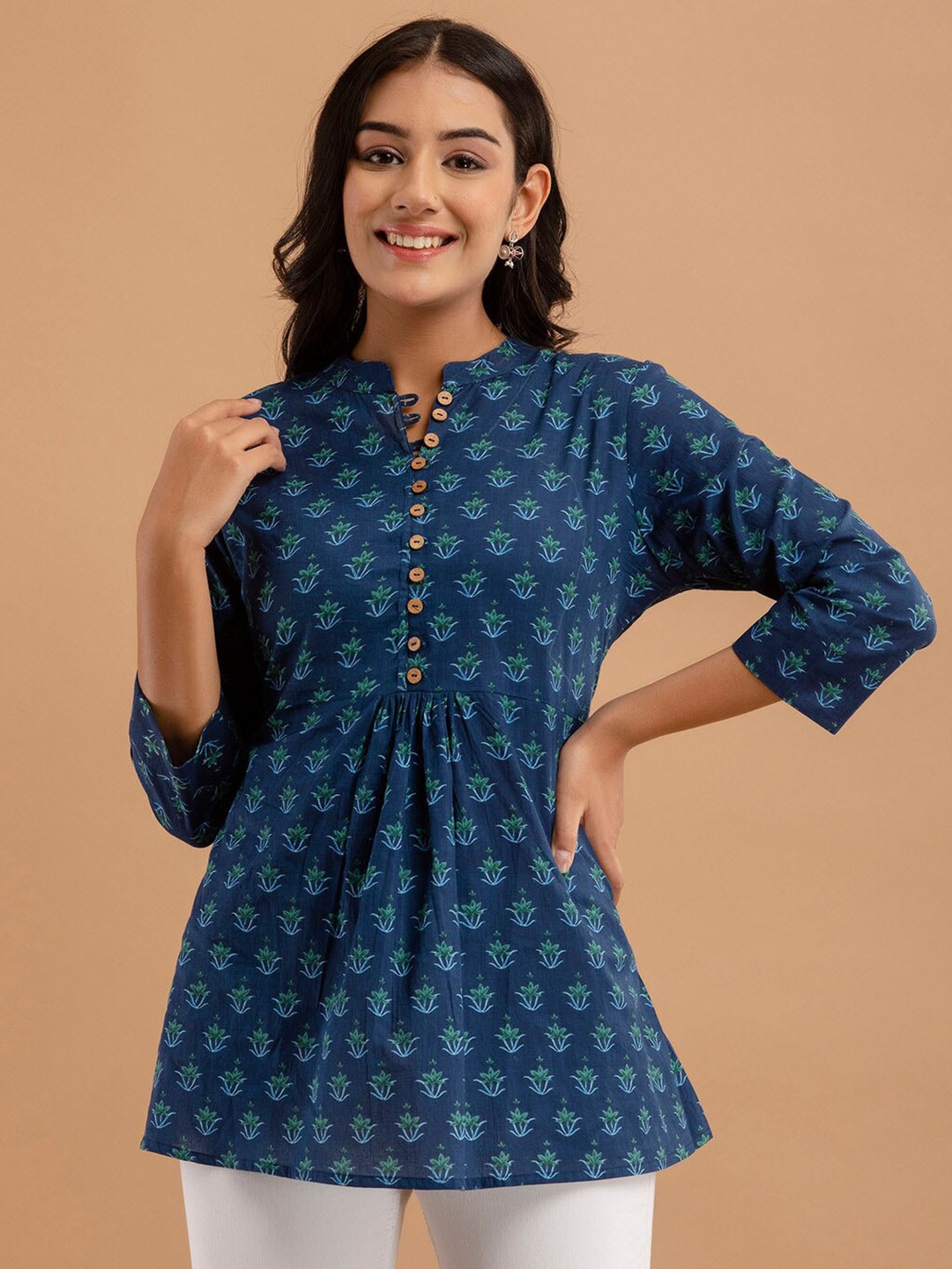 

FERANOID Floral Printed Mandarin Collar Pure Cotton Pleated Kurti, Blue