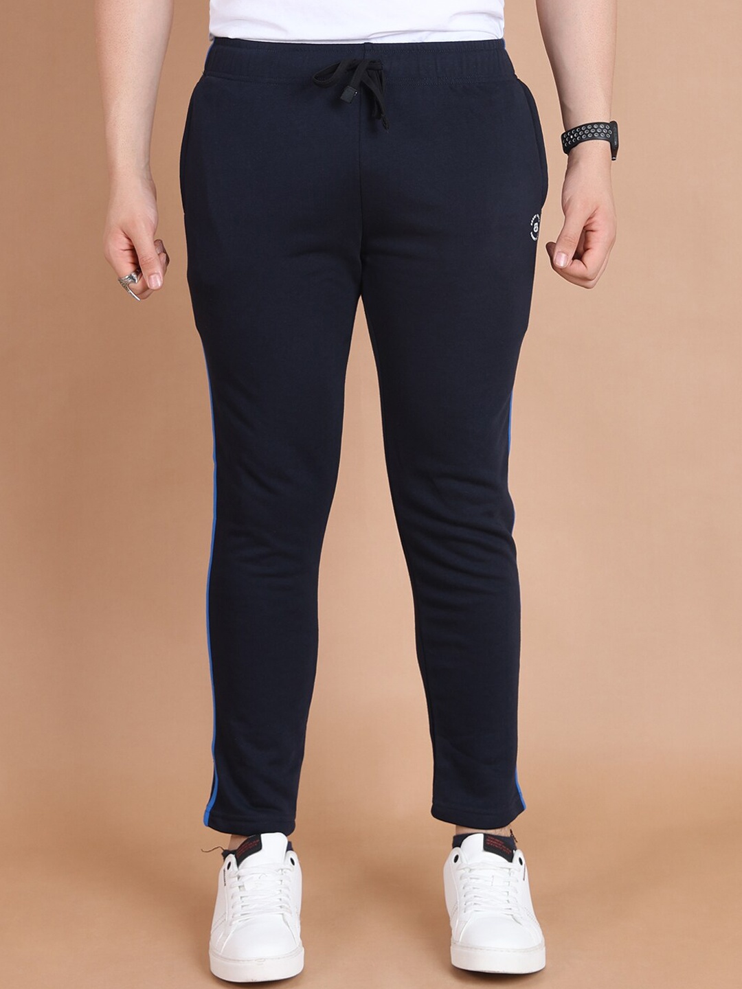 

berry blues Men Side Striped Details Combed Pure Cotton Track Pants, Navy blue