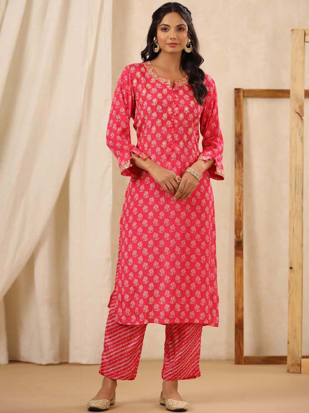 

Meena Bazaar Women Pink Ethnic Motifs Printed Regular Kurta with Trousers