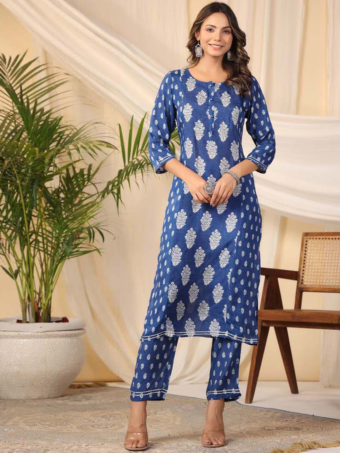 

Meena Bazaar Ethnic Motifs Printed Regular Kurta with Trousers, Blue