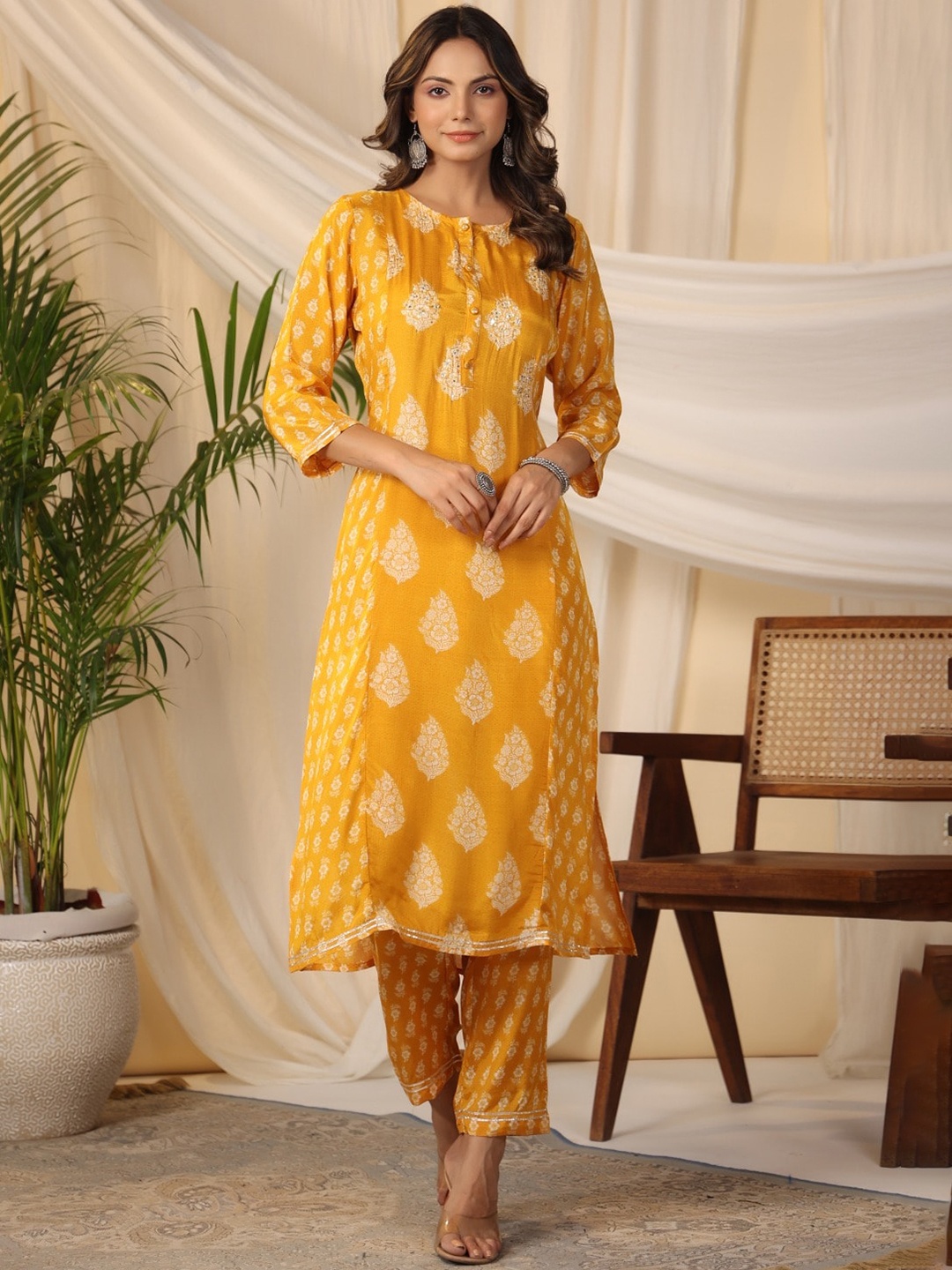 

Meena Bazaar Floral Printed Regular Kurta with Trousers, Mustard