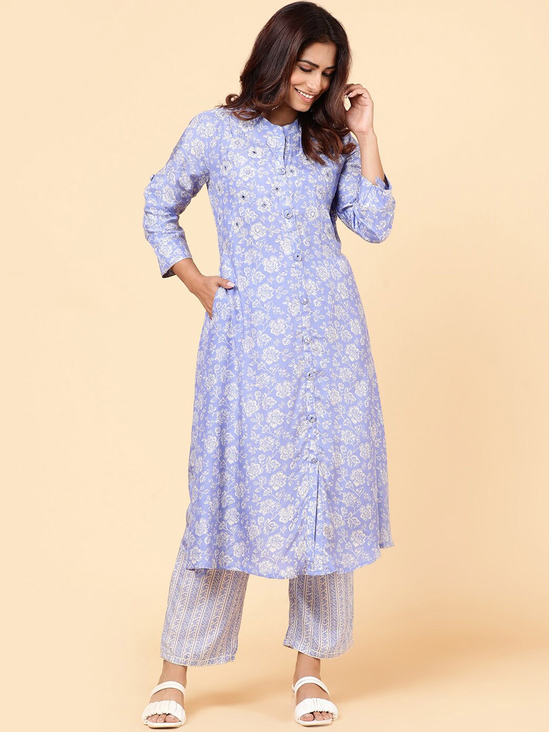 

Meena Bazaar Floral Printed Regular Kurta with Trousers, Blue
