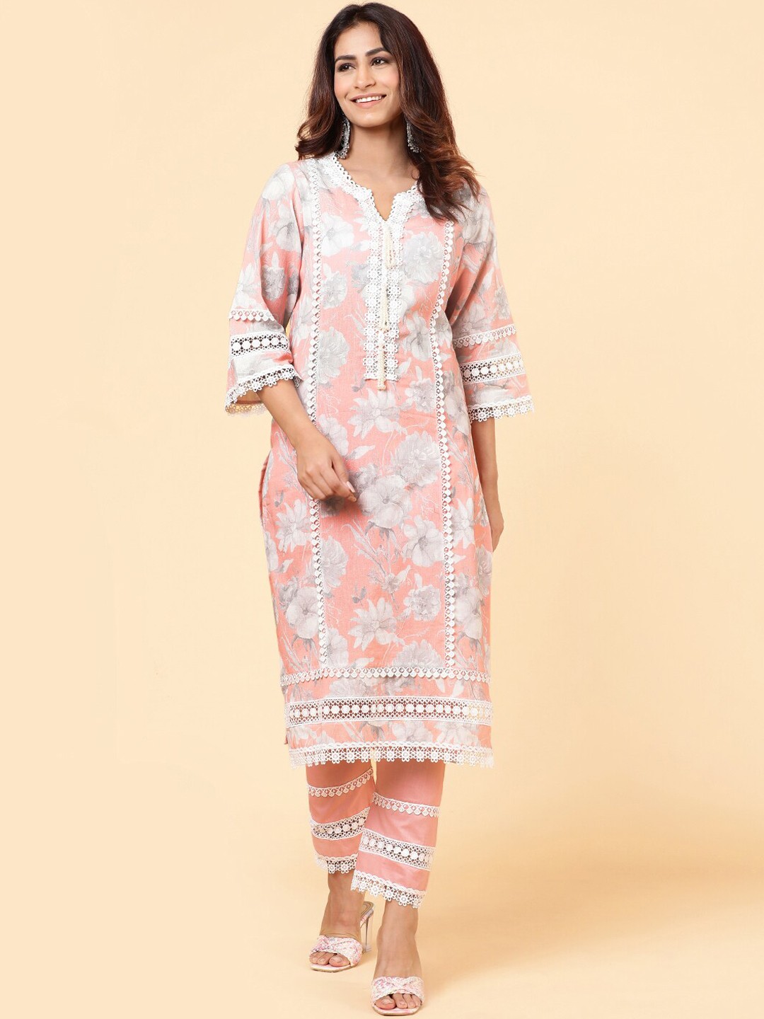 

Meena Bazaar Printed Lace Inserts Regular Kurta With Trousers, Peach