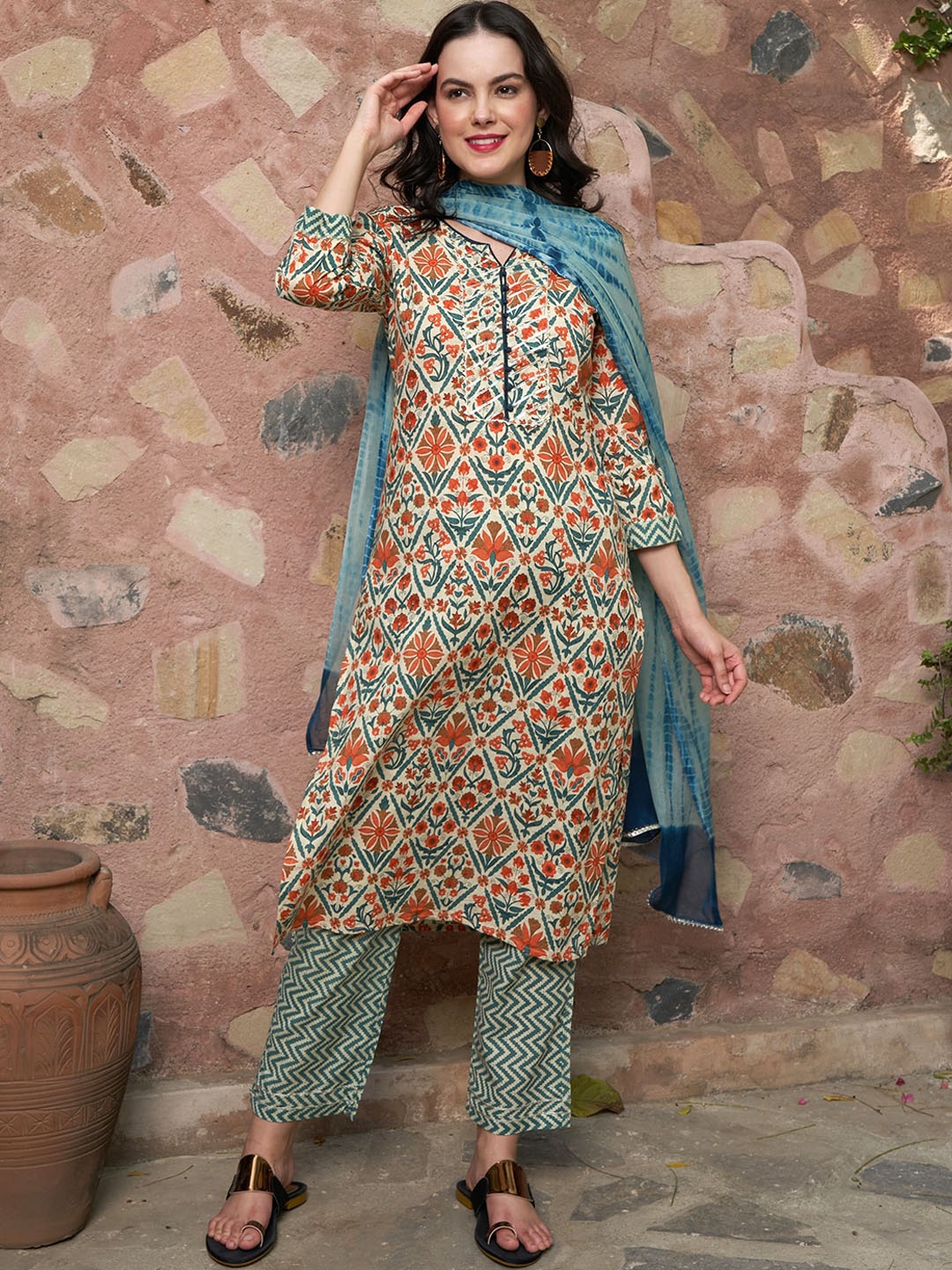 

Sangria Printed Regular Pure Cotton Kurta with Trousers & With Dupatta, Beige
