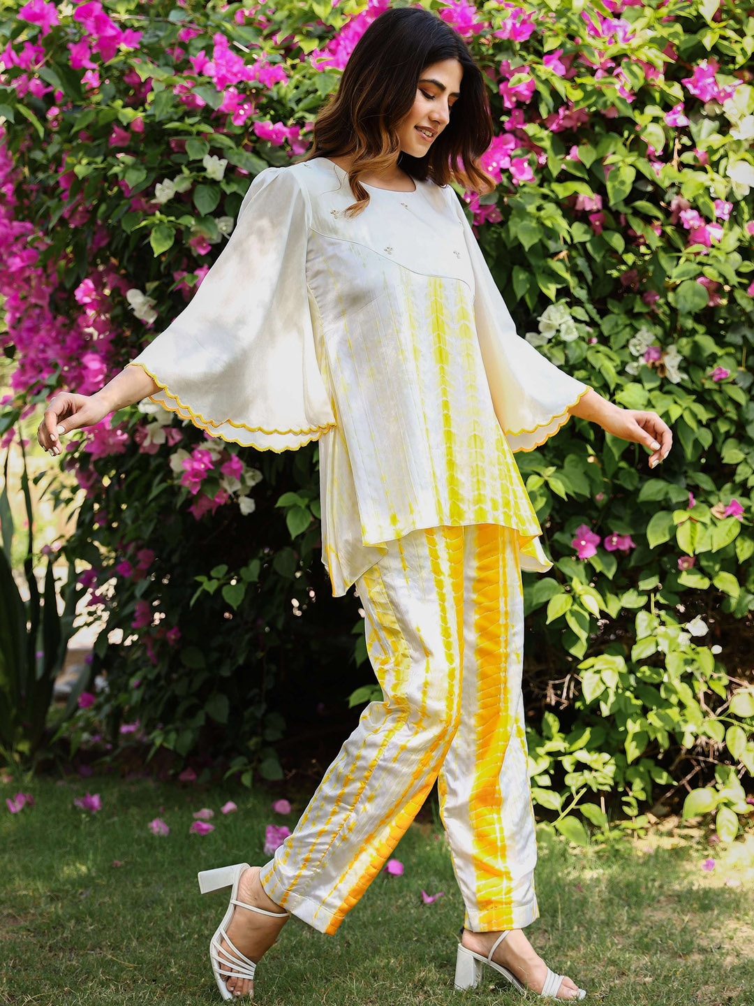 

Lirose Dyed With Embroidered Detail Top & Trouser Co Ords, White