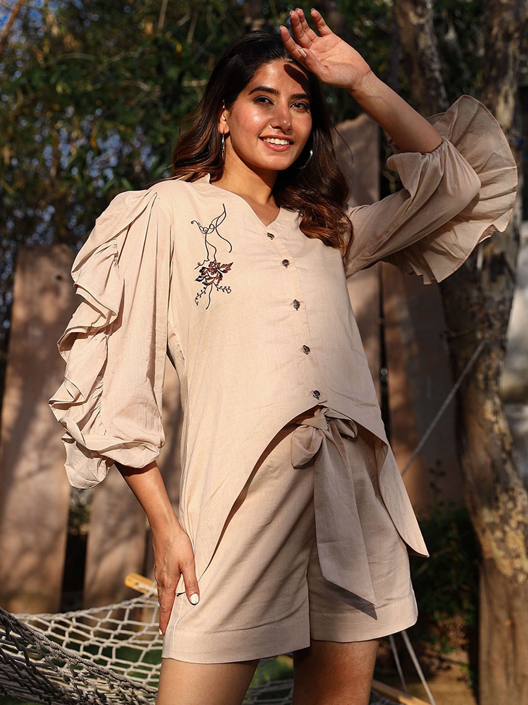 

Lirose V-Neck Ruffle Sleeve Top With Shorts, Beige