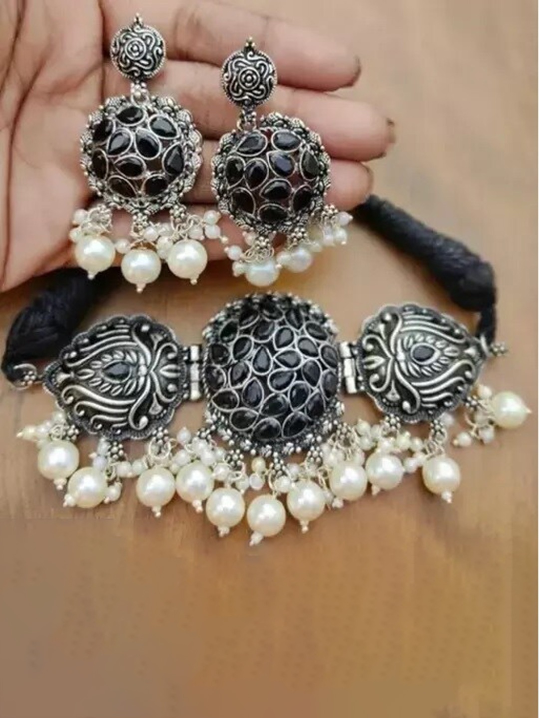 

Samridhi DC Silver-Plated Stone Studded & Beaded Jewellery Set