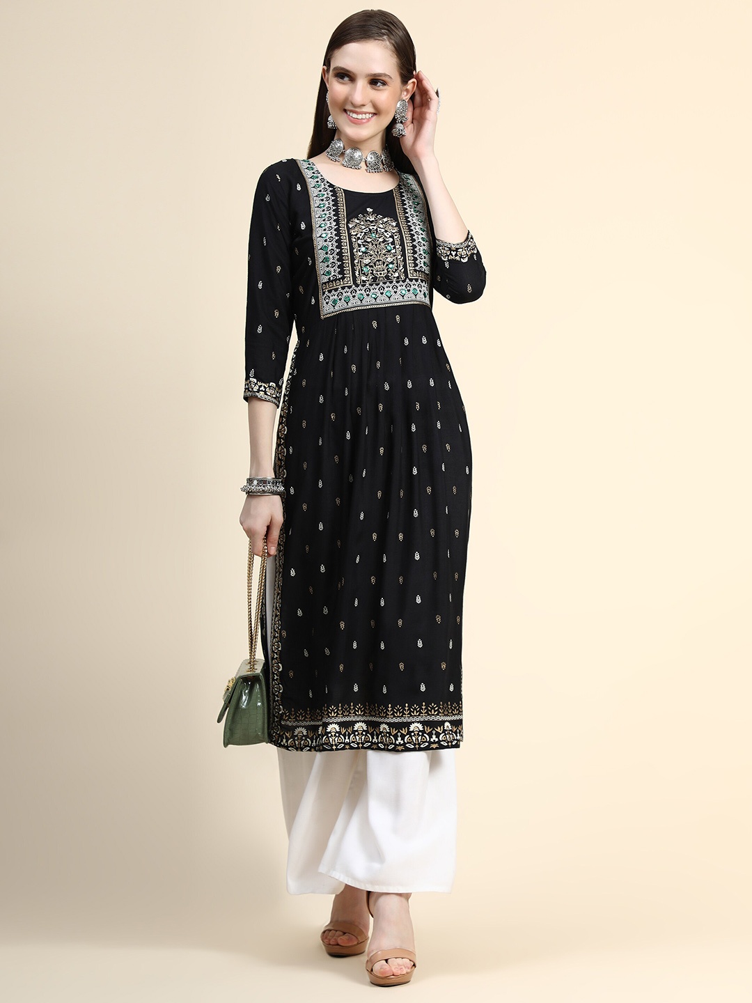 

DIVASTRI Floral Printed Straight Kurti, Black