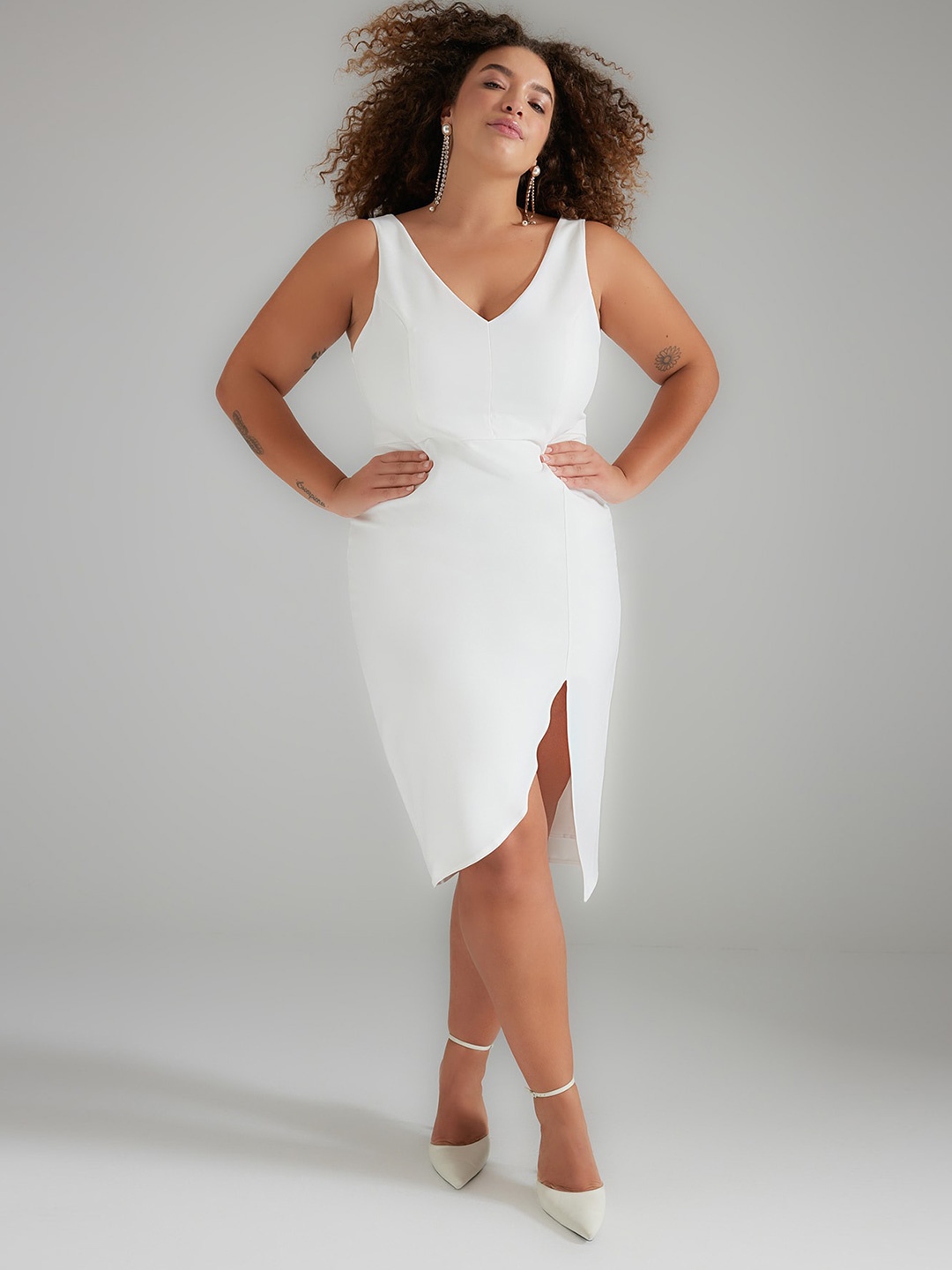 

Trendyol V-Neck Bodycon Dress, Na