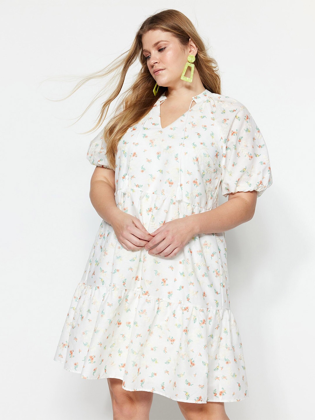 

Trendyol Plus Size Floral Printed Embroidered V-Neck Puff Sleeves A-Line Dress, White