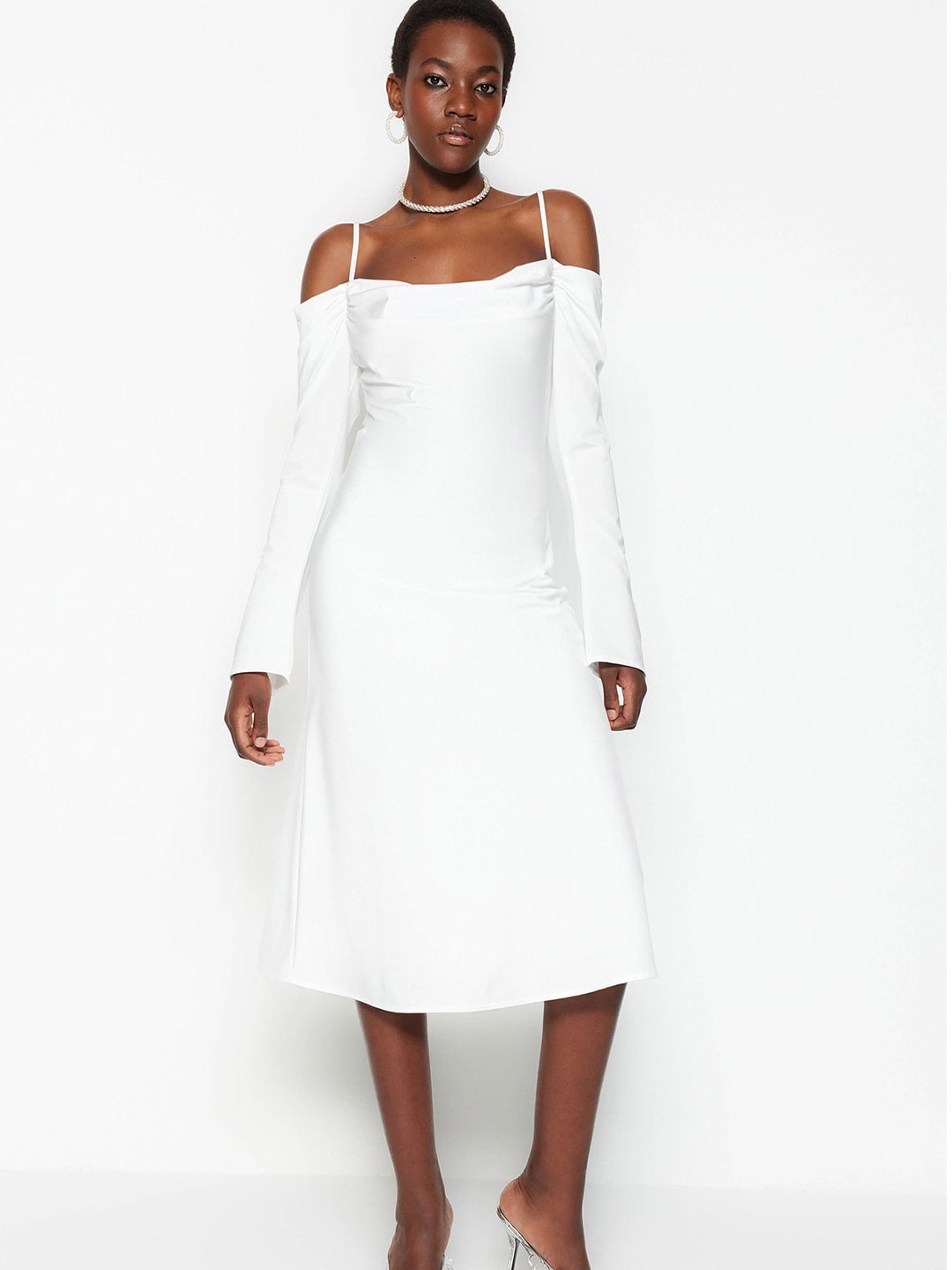 

Trendyol Cold-Shoulder Sleeves Sheath Midi Dress, White