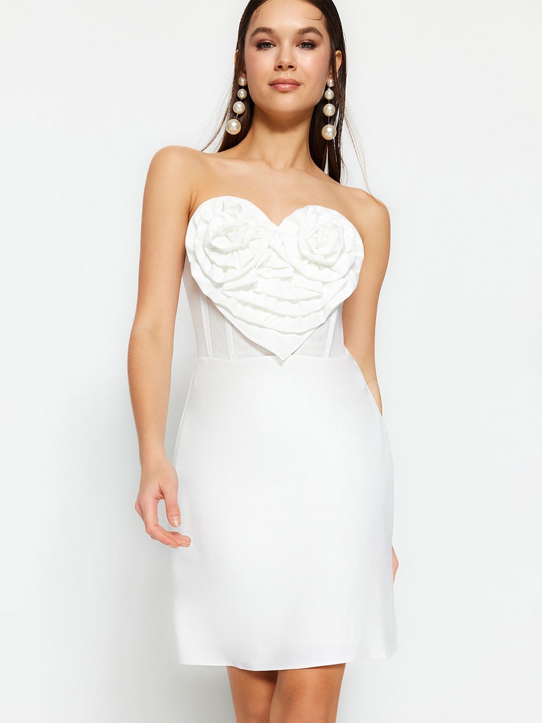 

Trendyol Strapless Ruffles Sheath Dress, White