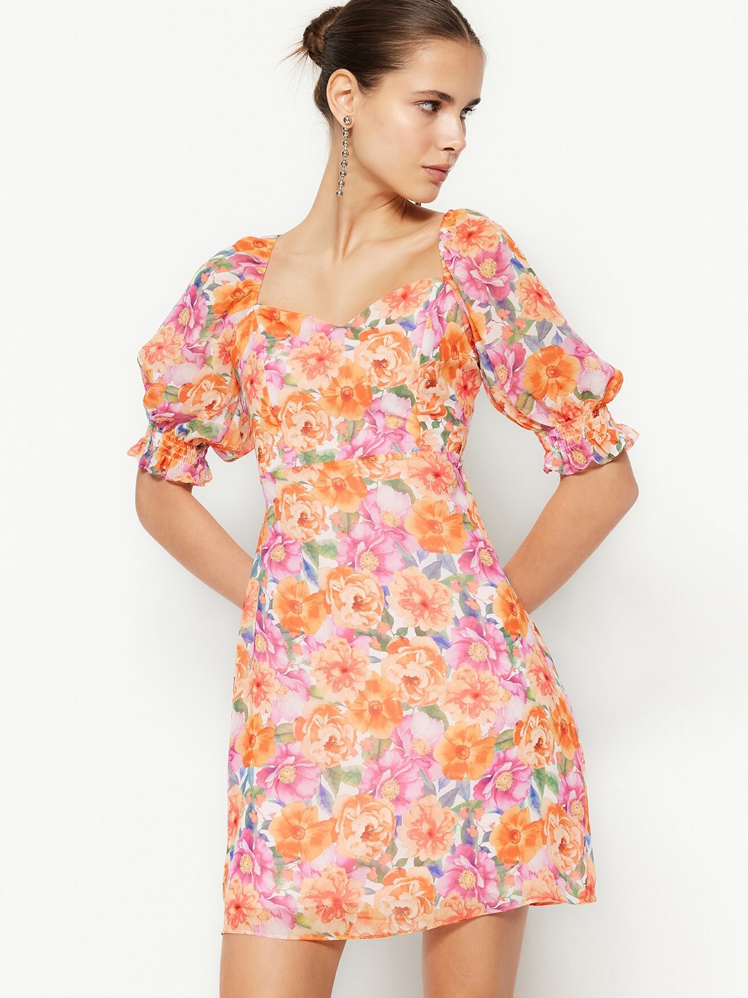 

Trendyol Floral Printed Sweetheart Neck Puff Sleeve Styled Back Dress, Orange