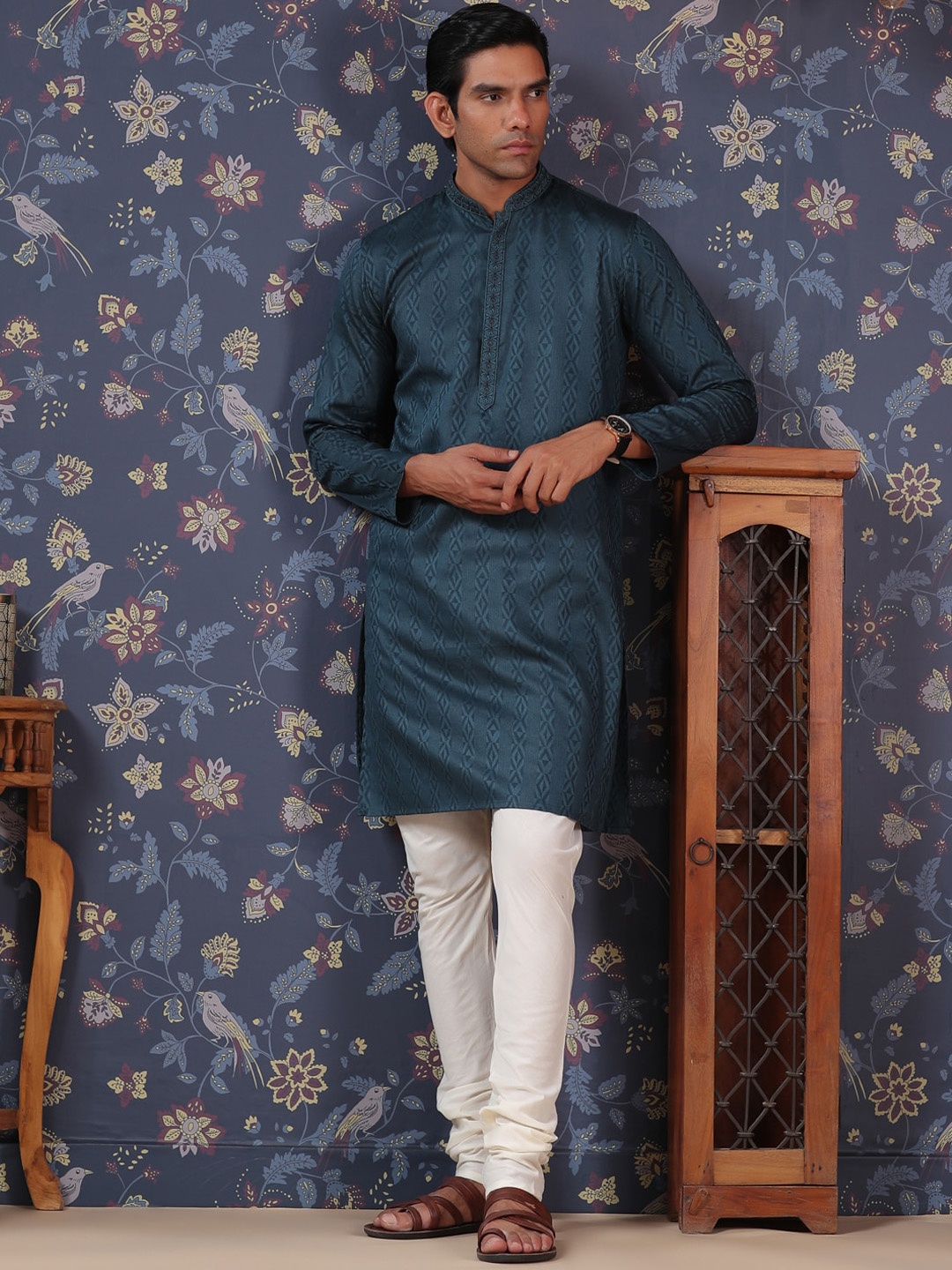 

House of Pataudi Striped Straight Kurta With Churidar, Teal