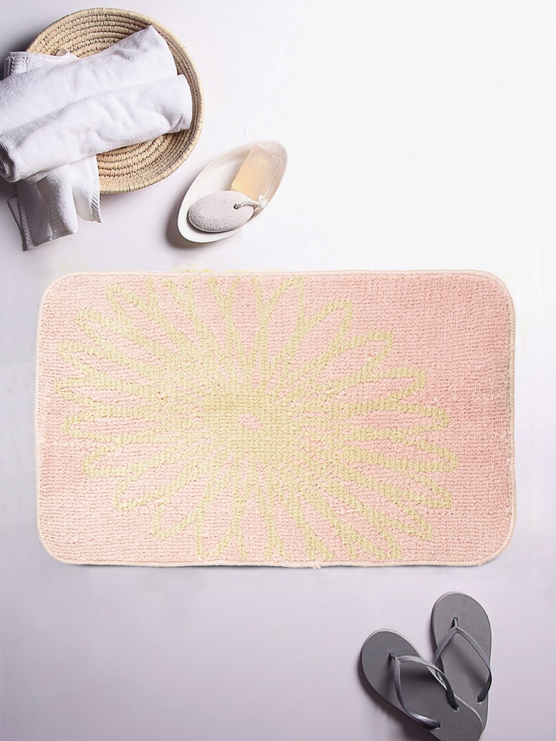 

ROMEE Pink Floral Rectangular Patterned Bath Rug