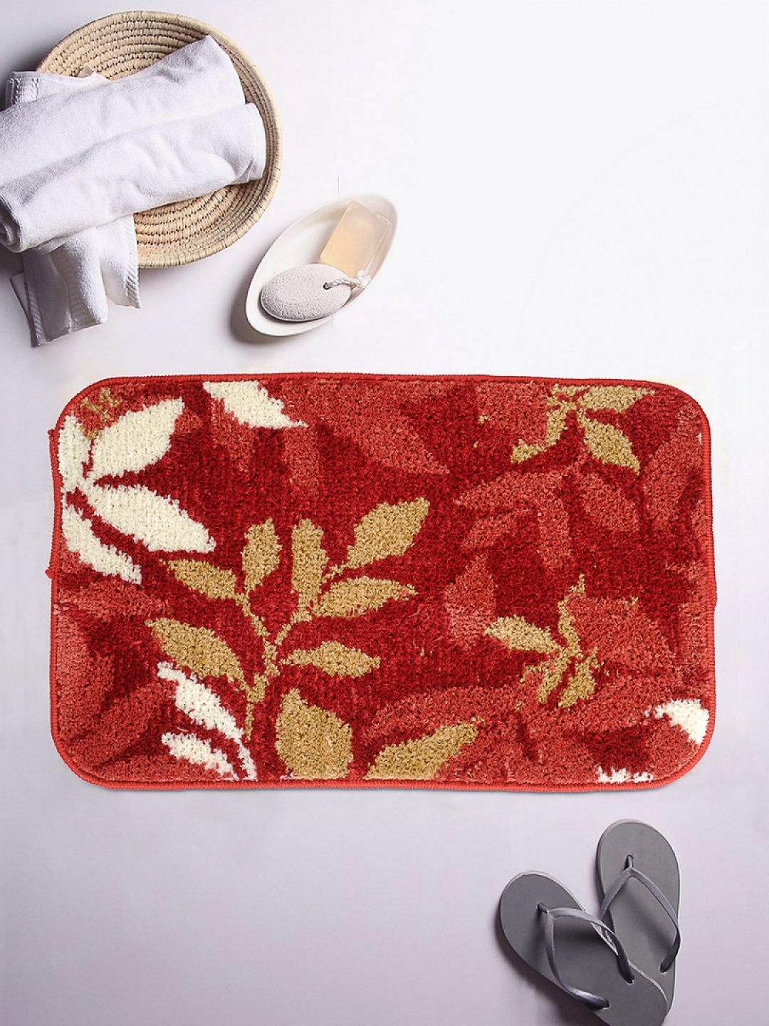

ROMEE Red Ethnic Rectangular Patterned Bath Rug