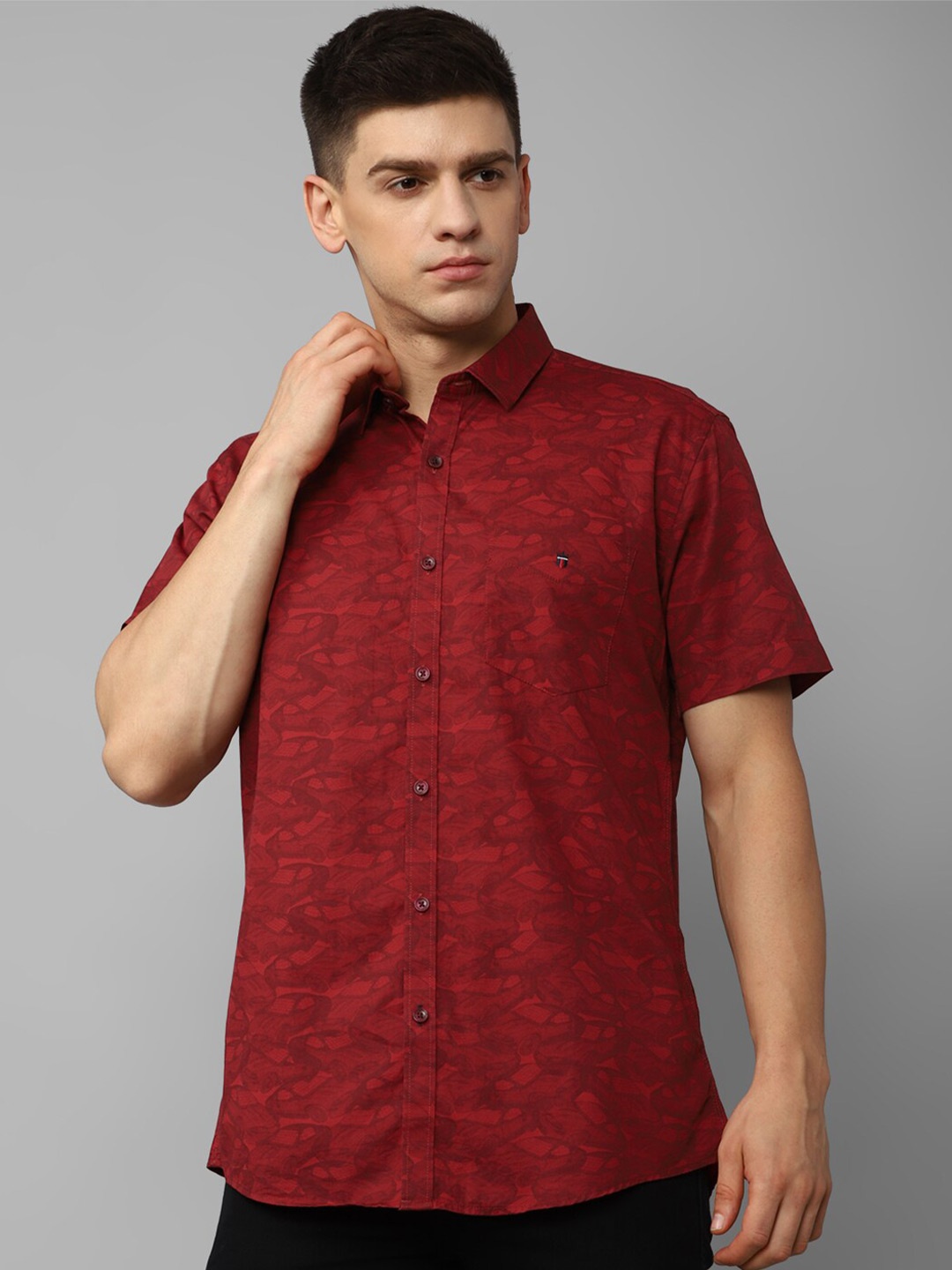 

Louis Philippe Sport Slim Fit Abstract Printed Pure Cotton Casual Shirt, Red
