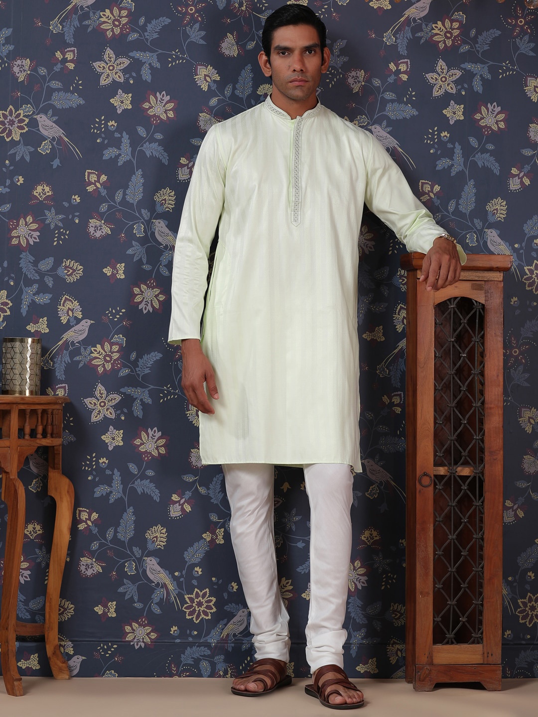 

House of Pataudi Woven Design Pure Cotton Kurta with Churidar, Green