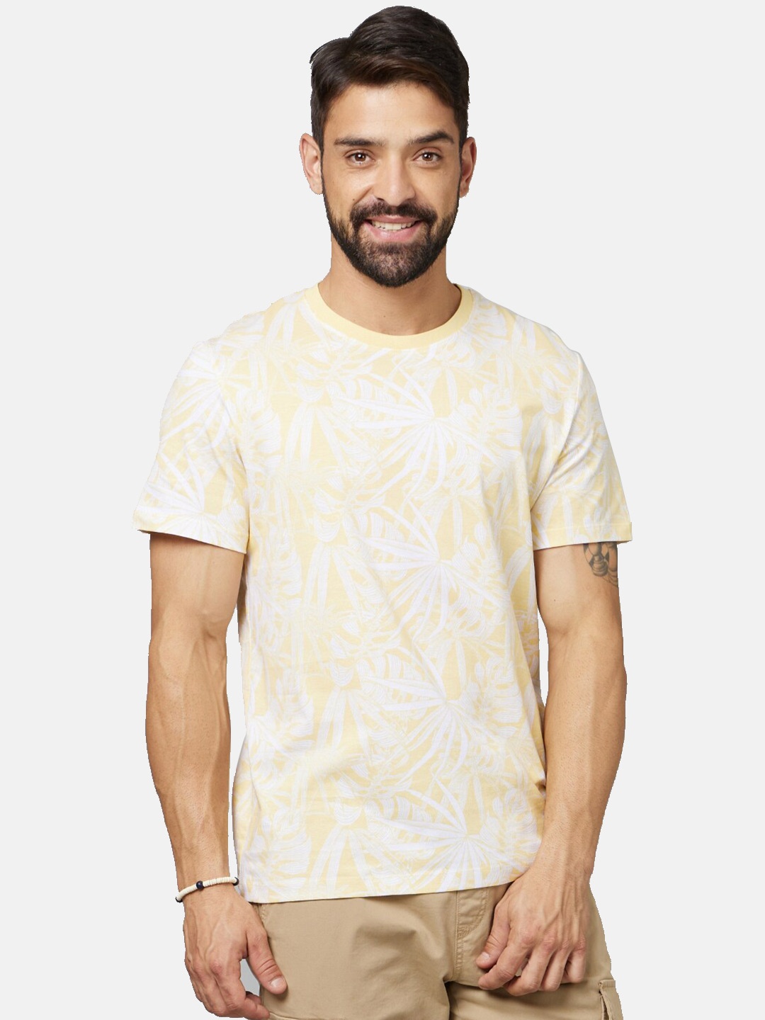 

Celio Men Tropical Printed Regular Fit Cotton T-shirt, Yellow