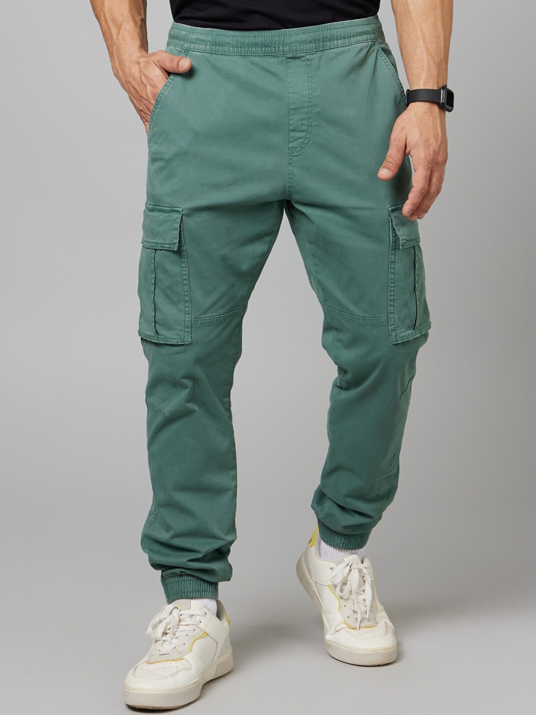 

Celio Men Cotton Cargos Trousers, Green