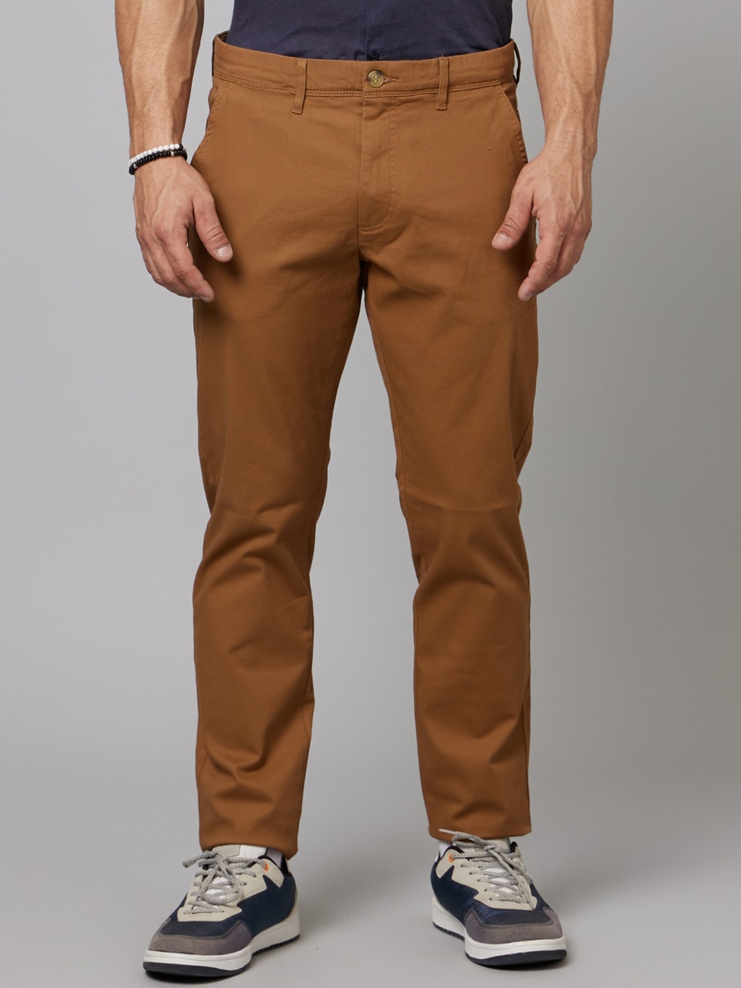 

Celio Men Mid Rise Plain Cotton Slim Fit Chinos Trousers, Brown