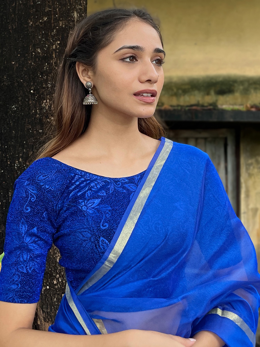 

Bindigasm's Advi Self-Design Stretchable Saree Blouse, Blue