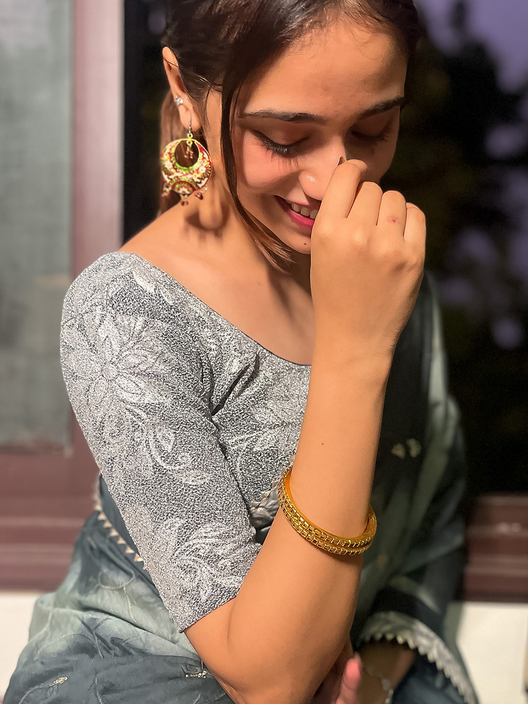

Bindigasm's Advi Self-Design Stretchable Saree Blouse, Grey