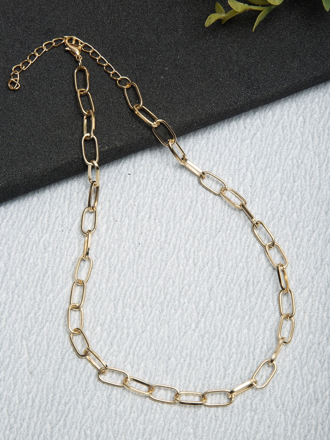 

DressBerry Gold-Plated Minimal Necklace