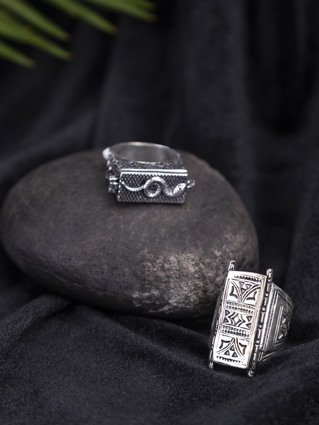 

Studio One Love Set of 2 Brass-Plated Textured Finger Rings, Silver