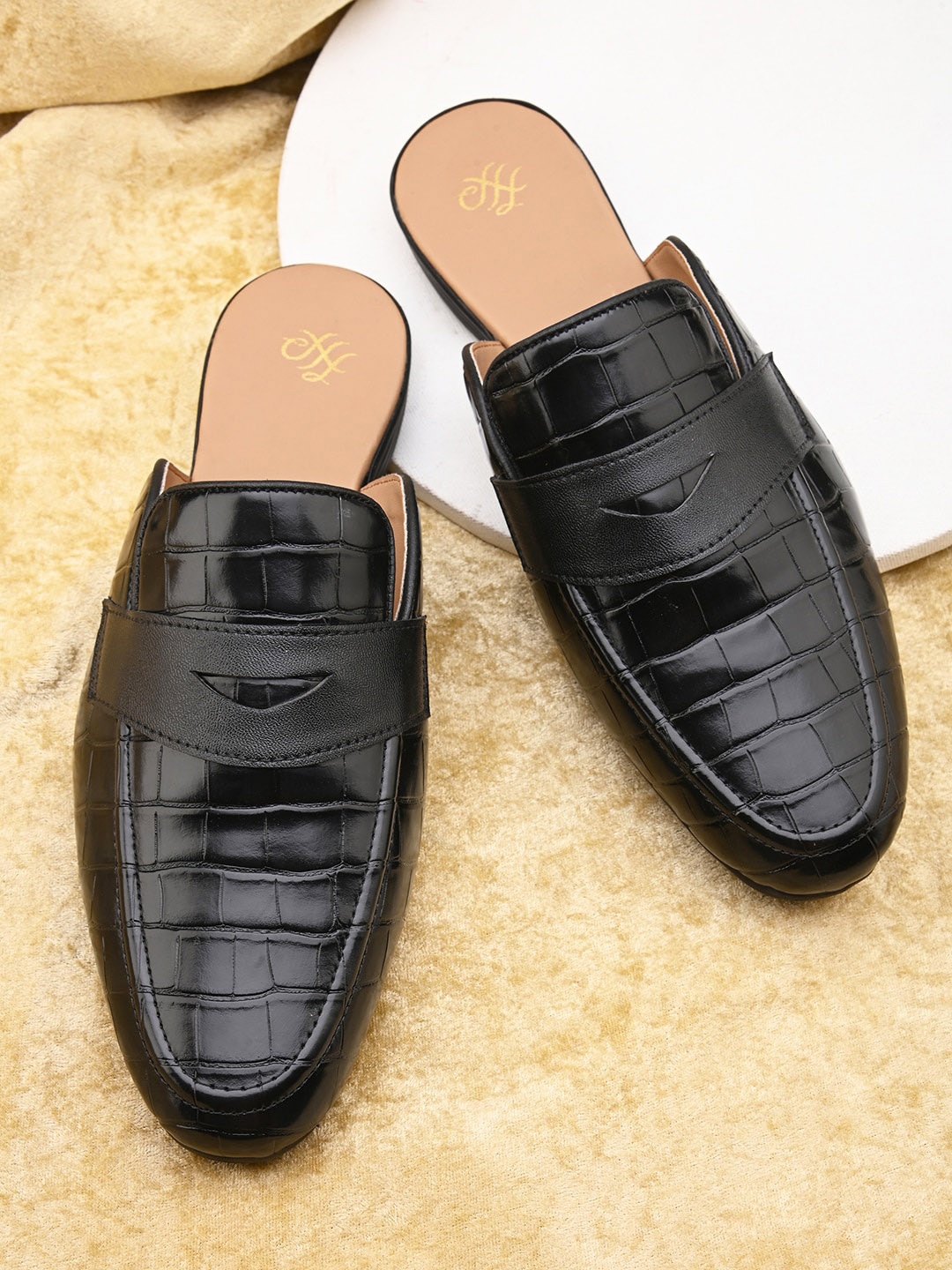 

House of Pataudi Men Textured Casual Mules, Black