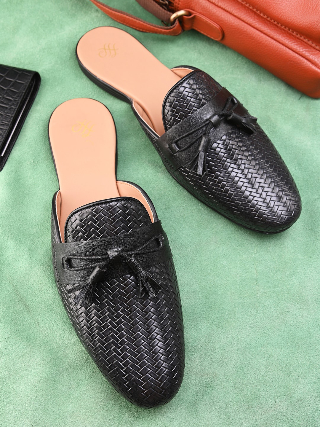 

House of Pataudi Men Textured Casual Mules, Black