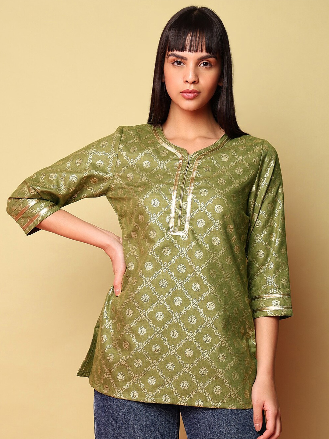 

Indifusion Ethnic Motifs Printed Gotta Patti V-Neck Tunic, Green