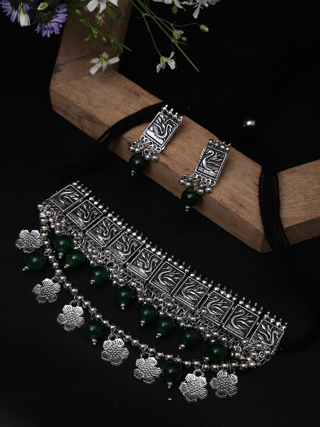 

Sangria Silver-Plated Stone-Studded & Beaded Jewellery Set