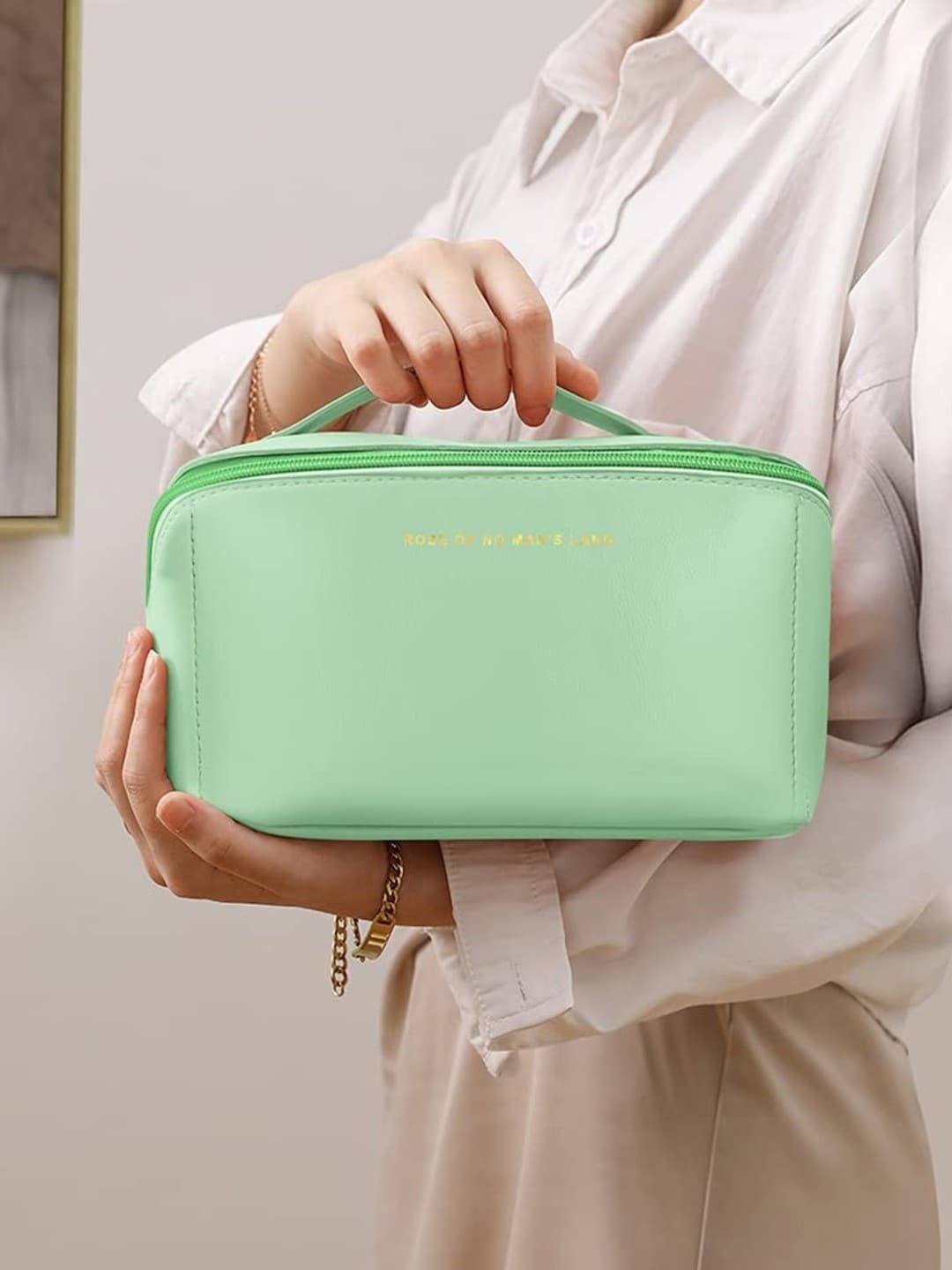 

Awestuffs Luxury Cosmetic Travel Bag, Green
