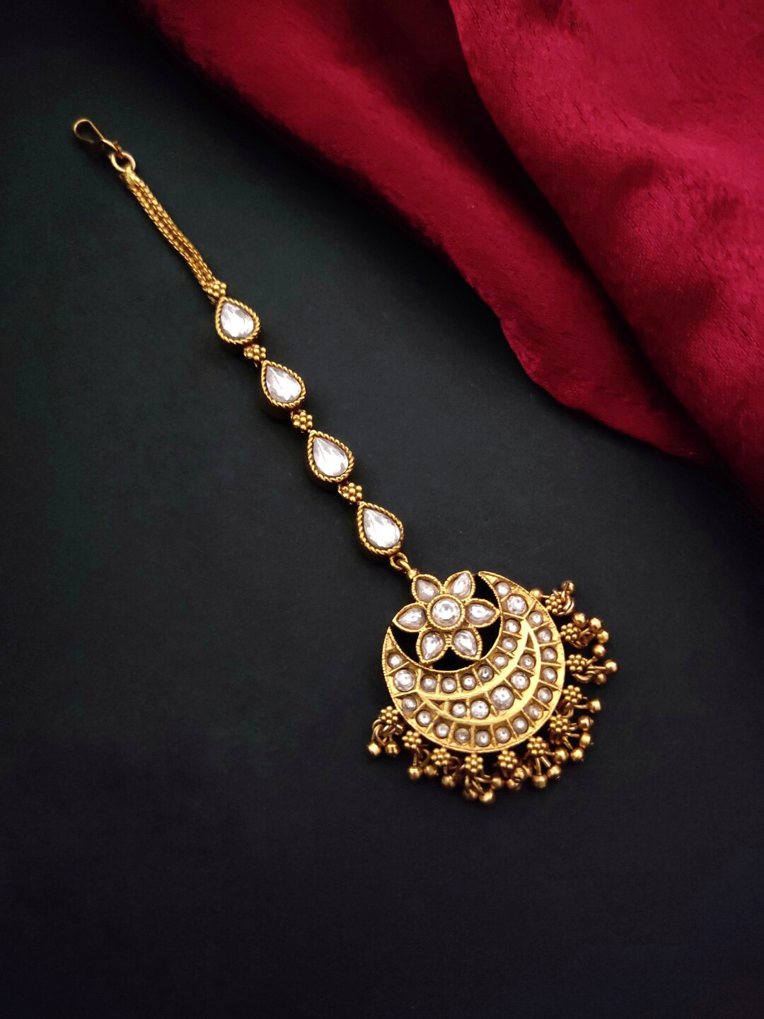 

Pihtara Jewels Gold-Plated Kundan Studded & Beaded Maang Tikka