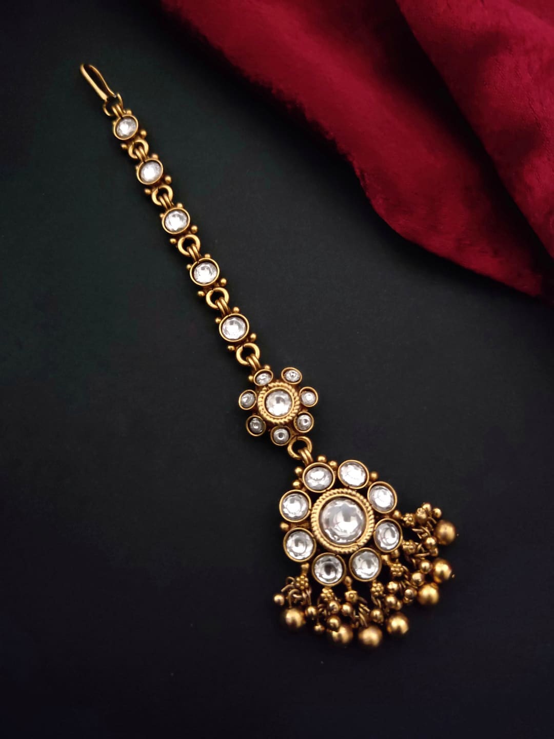 

Pihtara Jewels Gold-Plated Kundan Studded & Beaded Maang Tikka